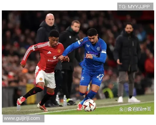 曼联与瓦伦西亚激战正酣比分悬念引人关注 曼联与瓦伦西亚激战正酣比分悬念引人关注