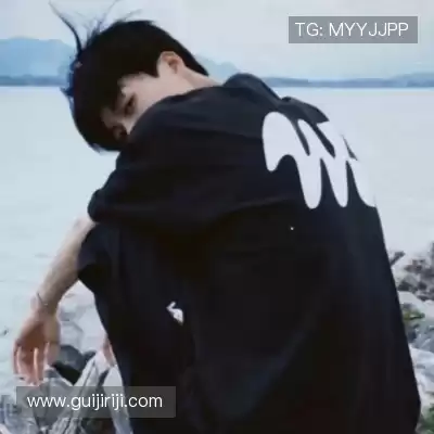 卢鸣革